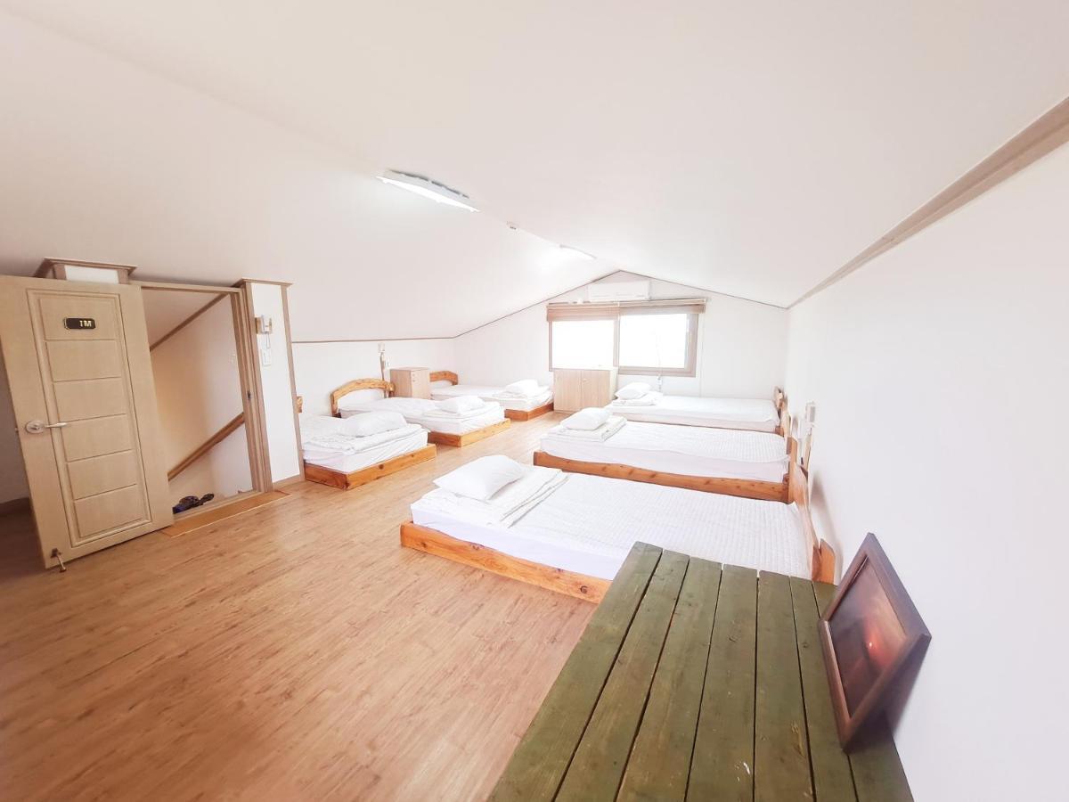 Jeju Gillime Pension Bagian luar foto