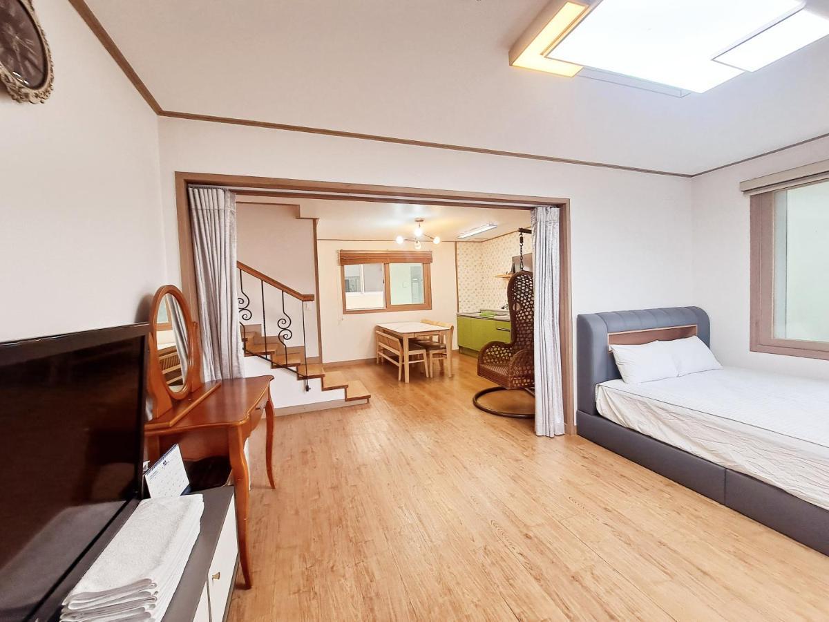 Jeju Gillime Pension Bagian luar foto